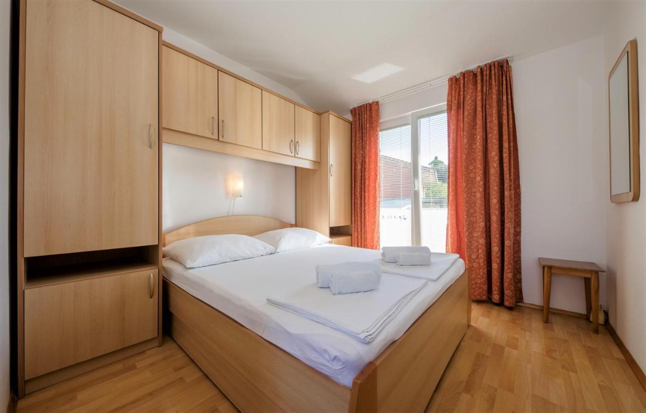 Apartments Stanicic Kampor Εξωτερικό φωτογραφία