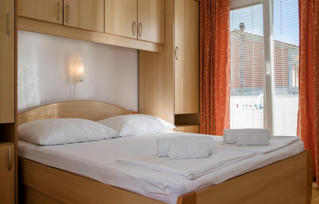 Apartments Stanicic Kampor Εξωτερικό φωτογραφία