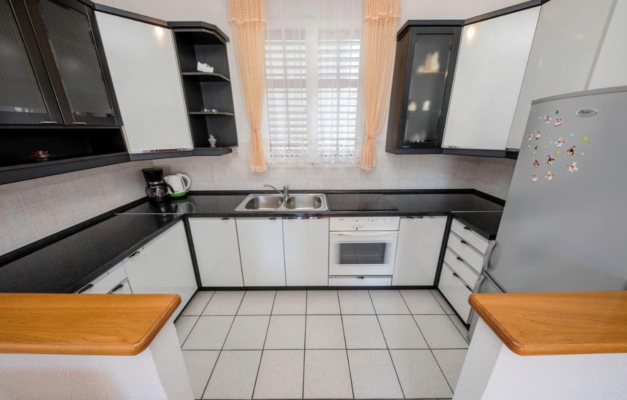 Apartments Stanicic Kampor Εξωτερικό φωτογραφία